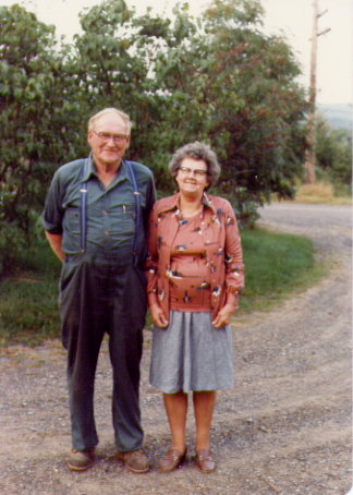 Hibbert and Mabel Washburn, August 1981, by Thom Washburn
